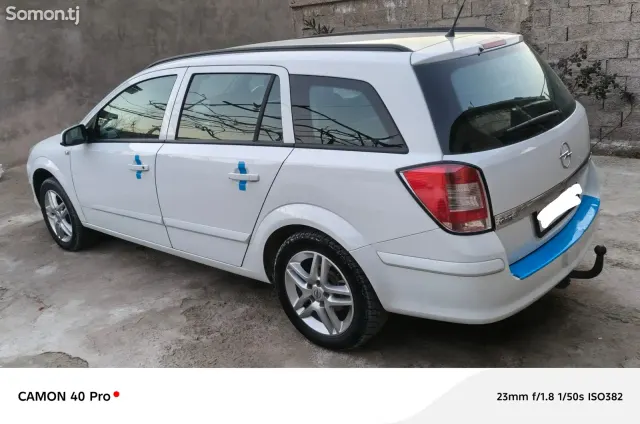 Opel Astra H 2008 · 1.6 MT