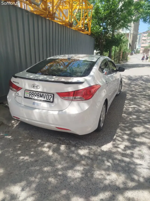 Hyundai Avante 2012 · 1.6 AT