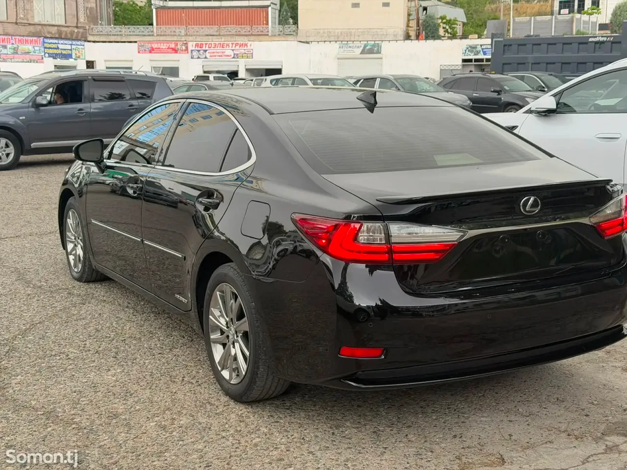 Lexus ES series 2016 · 2.5 AT