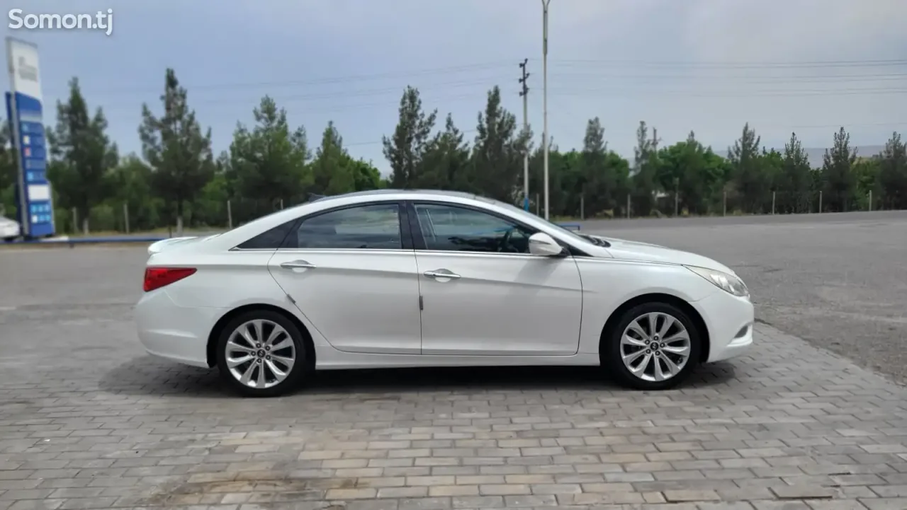 Hyundai Sonata 2012 · 2.0 AT