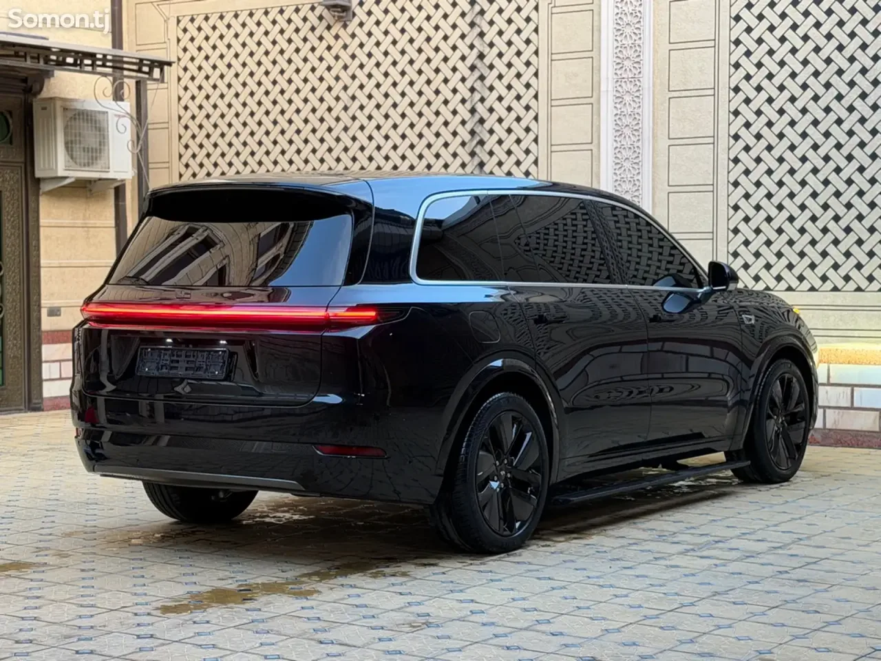 Li Auto (Lixiang) L9 2024 · 1.5 AT