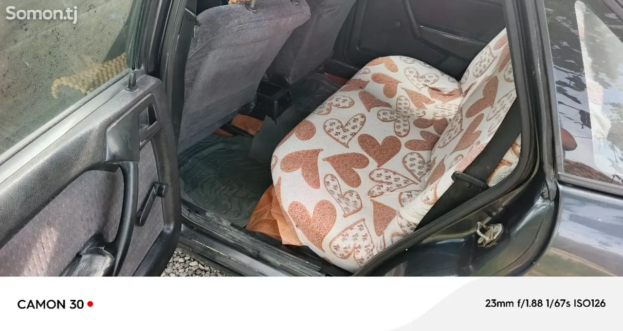 Opel Vectra A 1994 · 1.6 MT