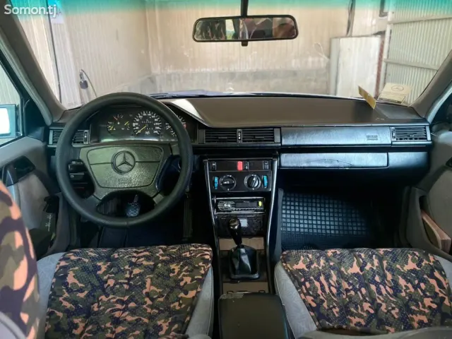 Mercedes-Benz W124 1994 · 2.0 MT