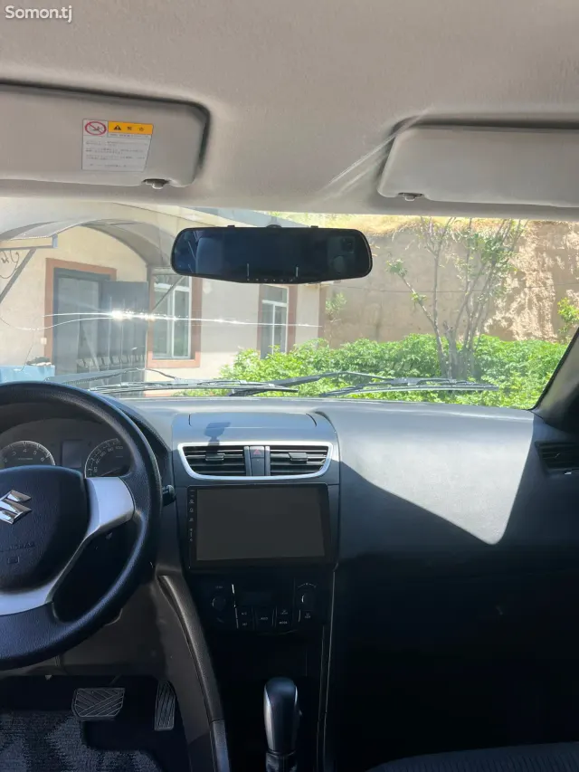 Suzuki Swift 2011 · 1.3 AT