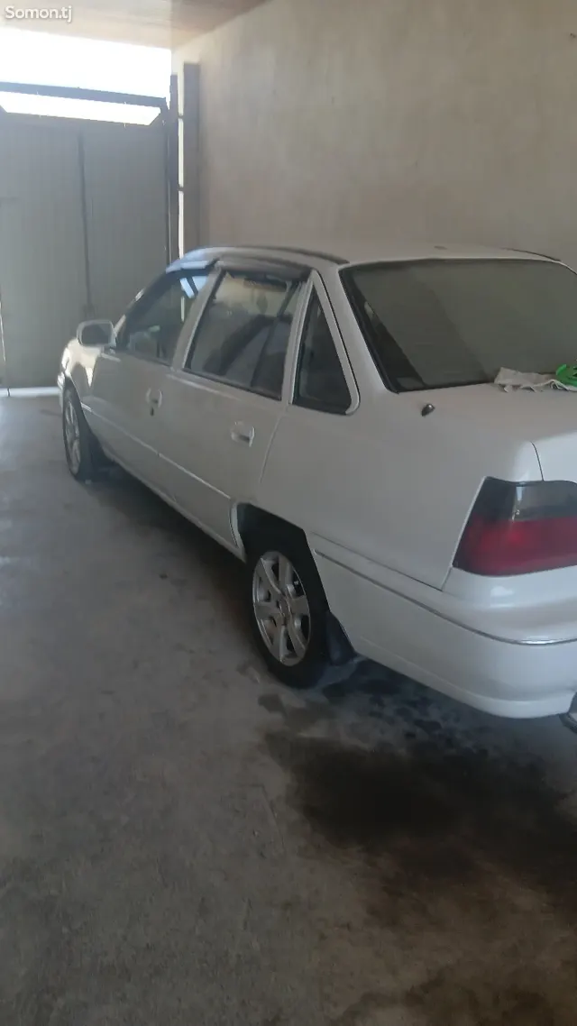 Daewoo Nexia 1995 · 1.6 MT