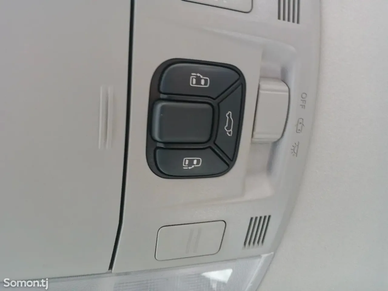 Toyota Vellfire 2010 · 2.4 AT