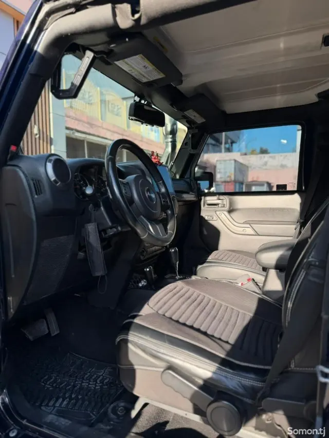 Jeep Wrangler 2013 · 3.6 AT