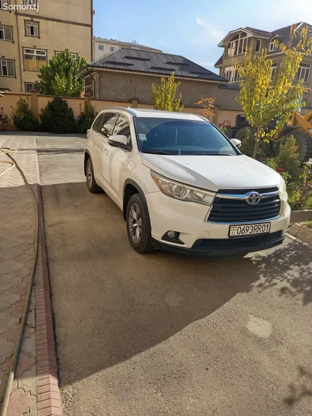 Toyota Highlander 2015 · 3.5 AT