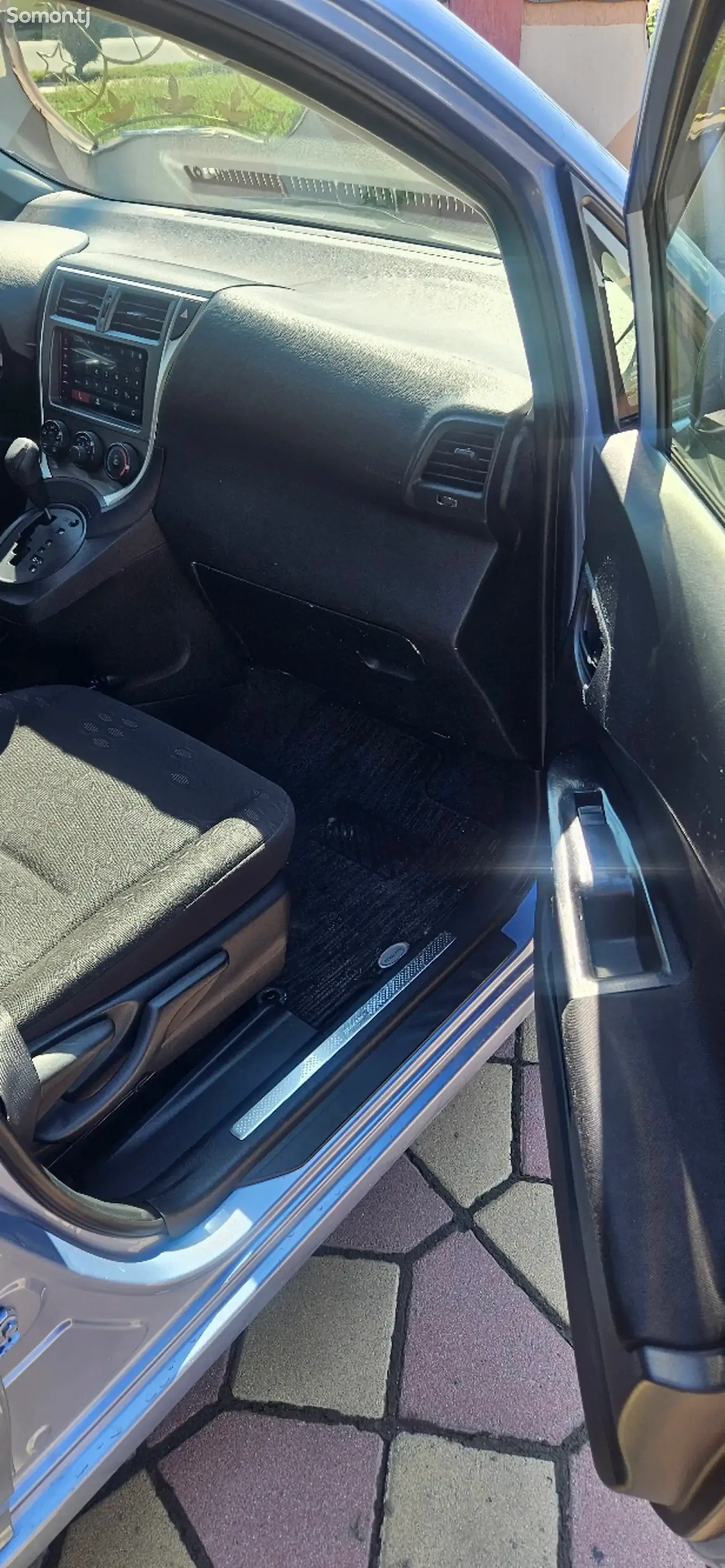 Toyota Ractis 2014 · 1.5 AT