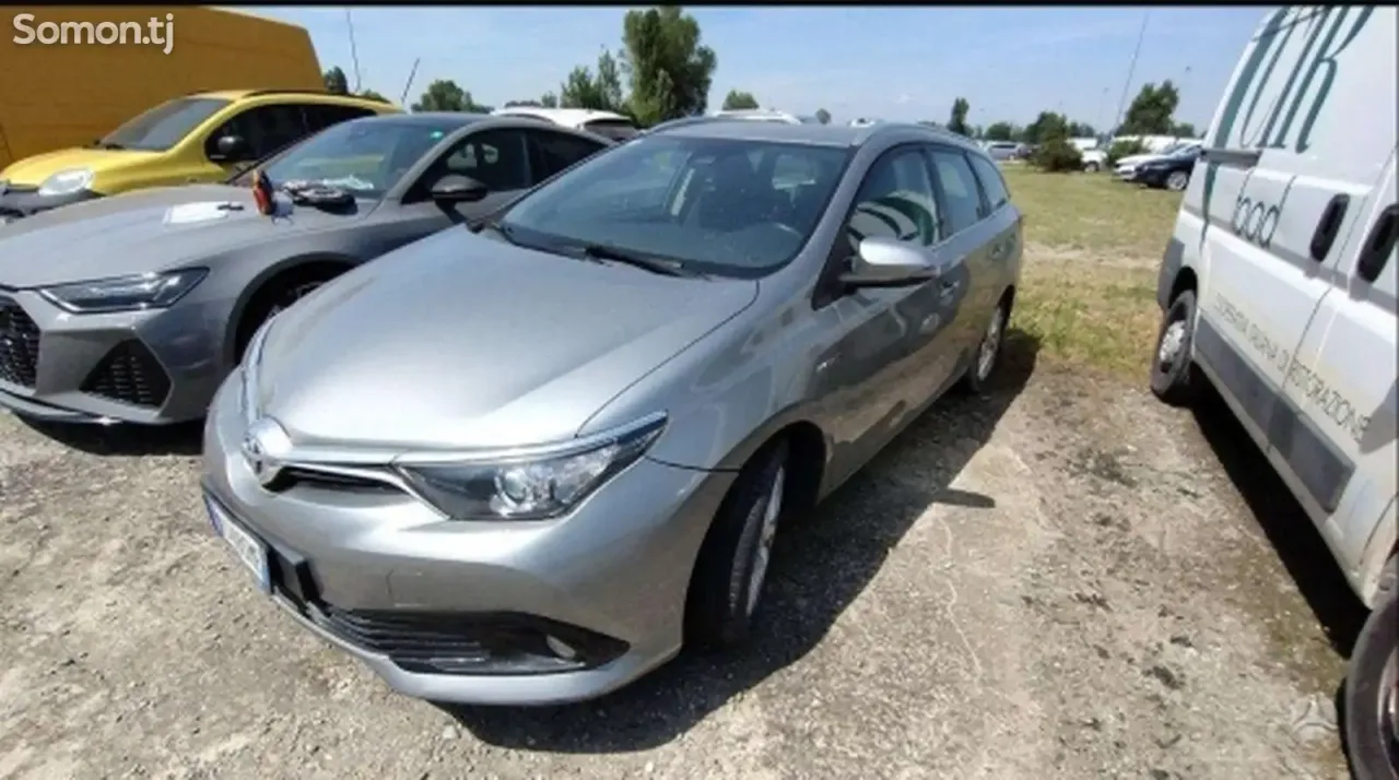 Toyota Auris 2014 · 1.8 AT
