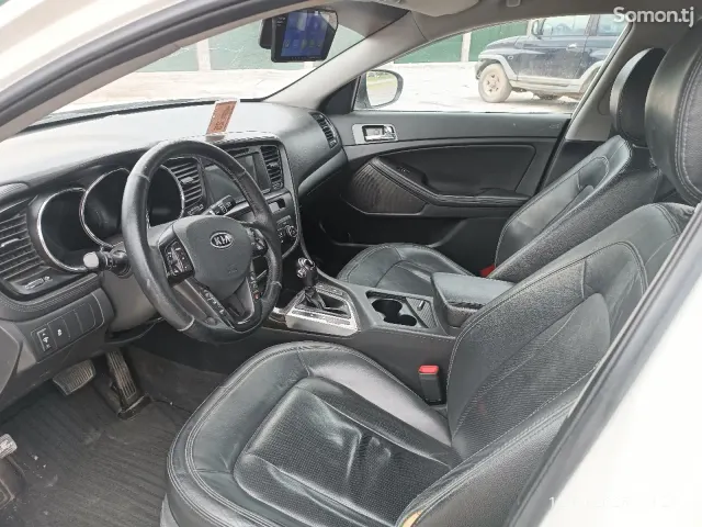 Kia K5 2011 · 2.0 AT