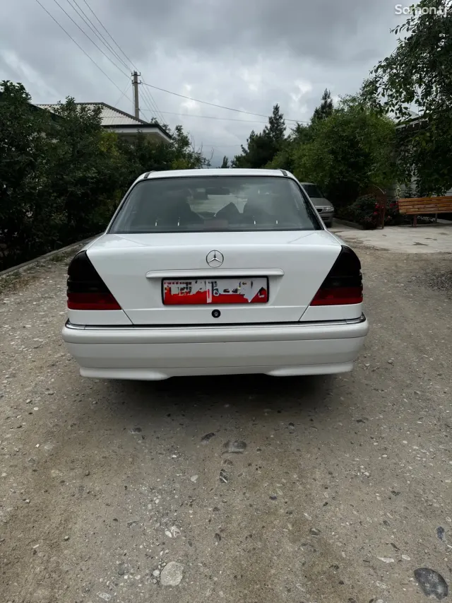 Mercedes-Benz C class 1999 · 2.2 AT
