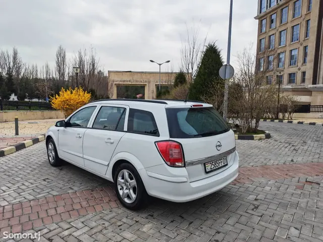 Opel Astra H 2007 · 1.6 MT