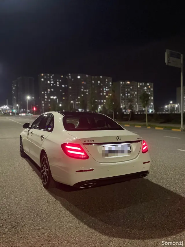Mercedes-Benz E class 2016 · 2.0 AT