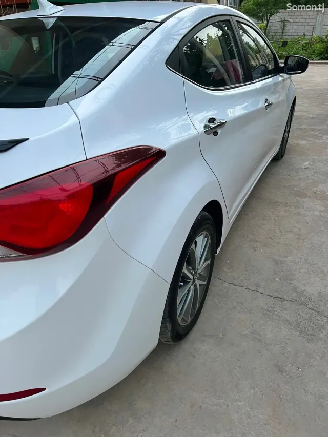 Hyundai Avante 2014 · 1.6 AT
