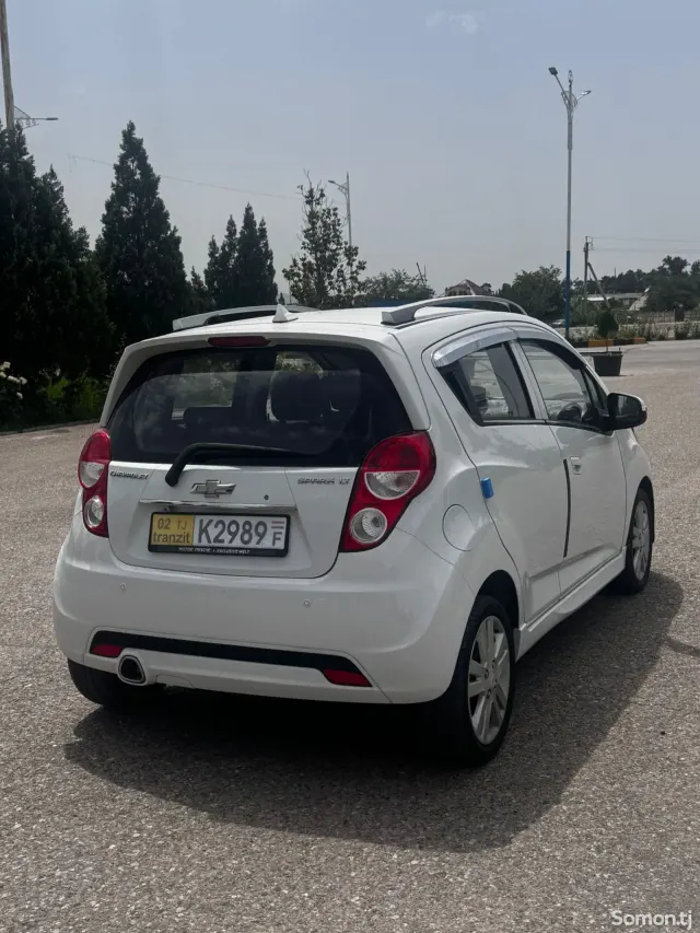 Chevrolet Spark 2014 · 1.1 AT