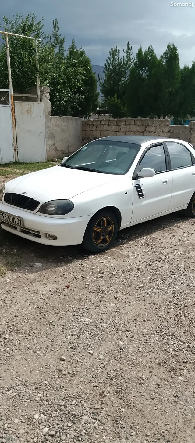 Daewoo Lanos 1997 · 1.5 MT