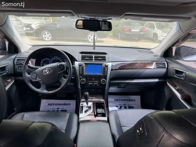 Toyota Camry 2016 · 2.5 AT