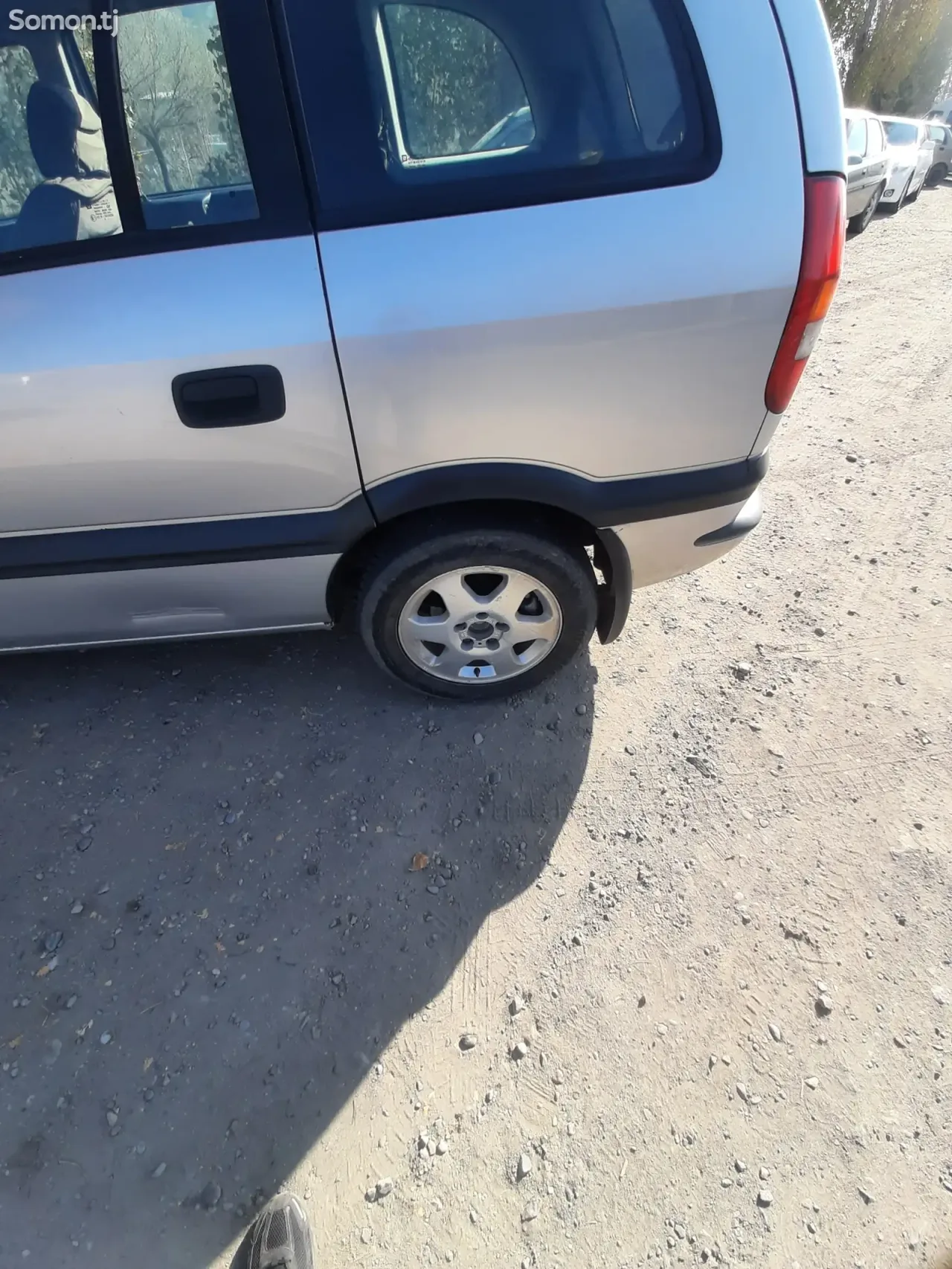 Opel Zafira 2001 · 1.8 MT
