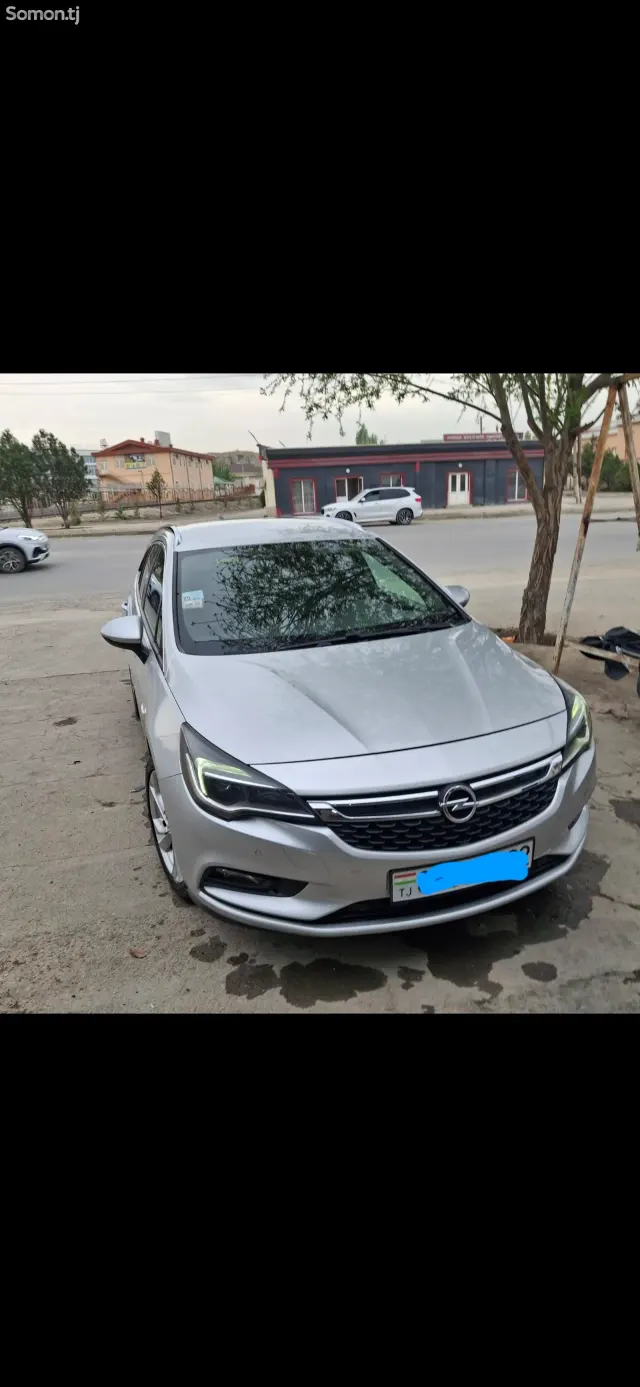Opel Astra K 2016 · 1.6 MT
