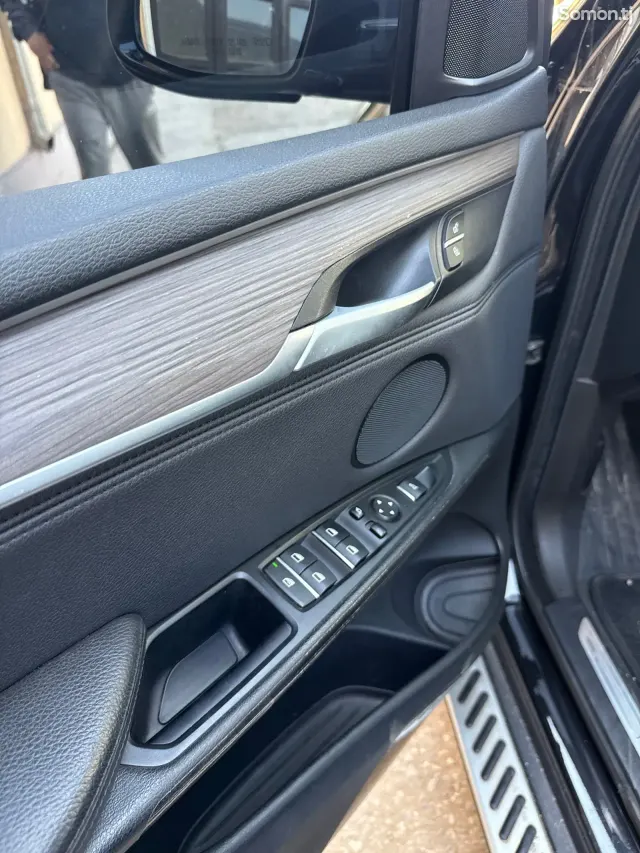 BMW X5 2016 · 3.0 AT