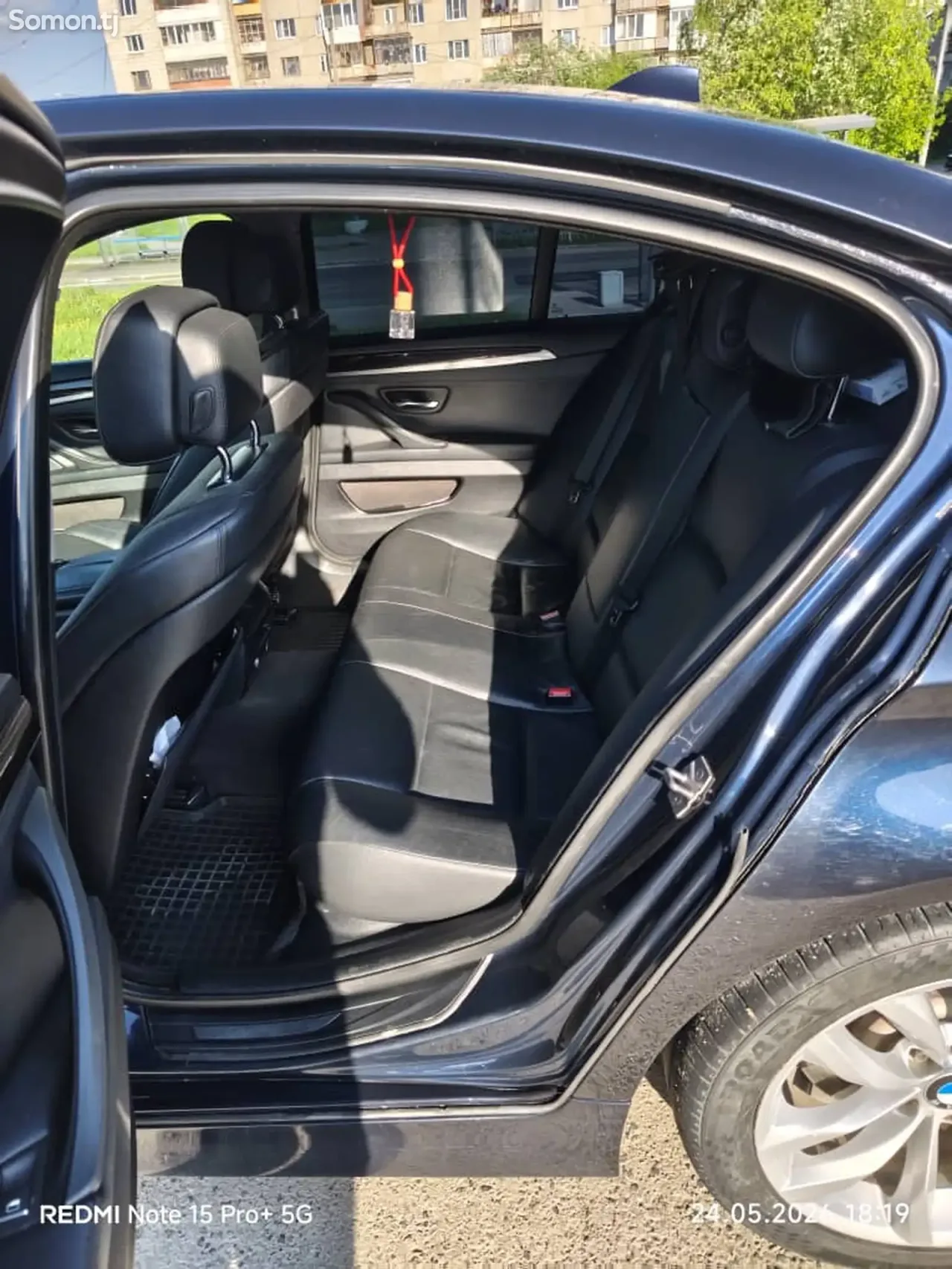 BMW 6 series 2011 · AT