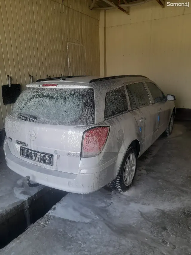 Opel Astra H 2006 · 1.8 MT
