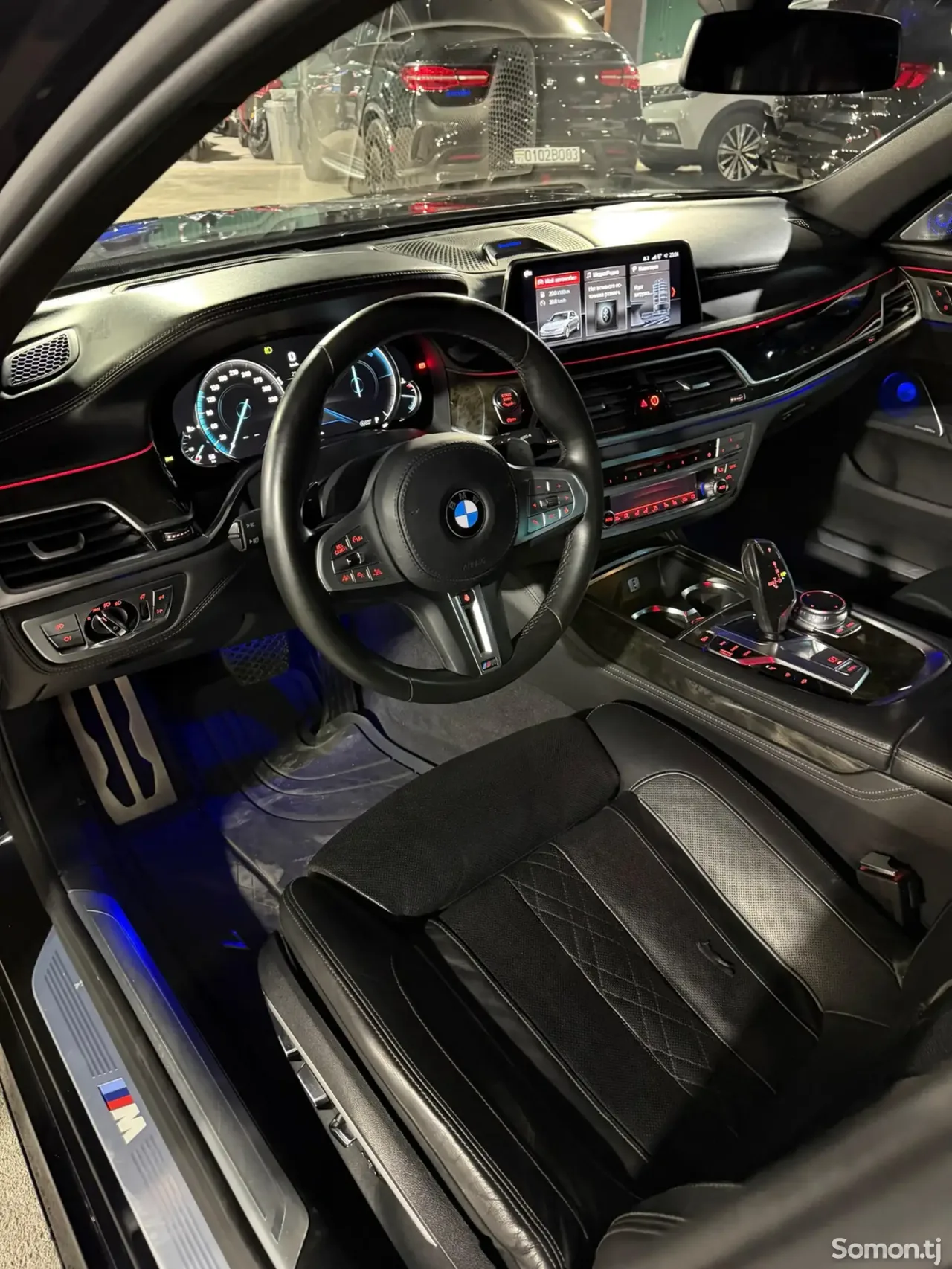 BMW 7 series 2018 · 4.4 AT