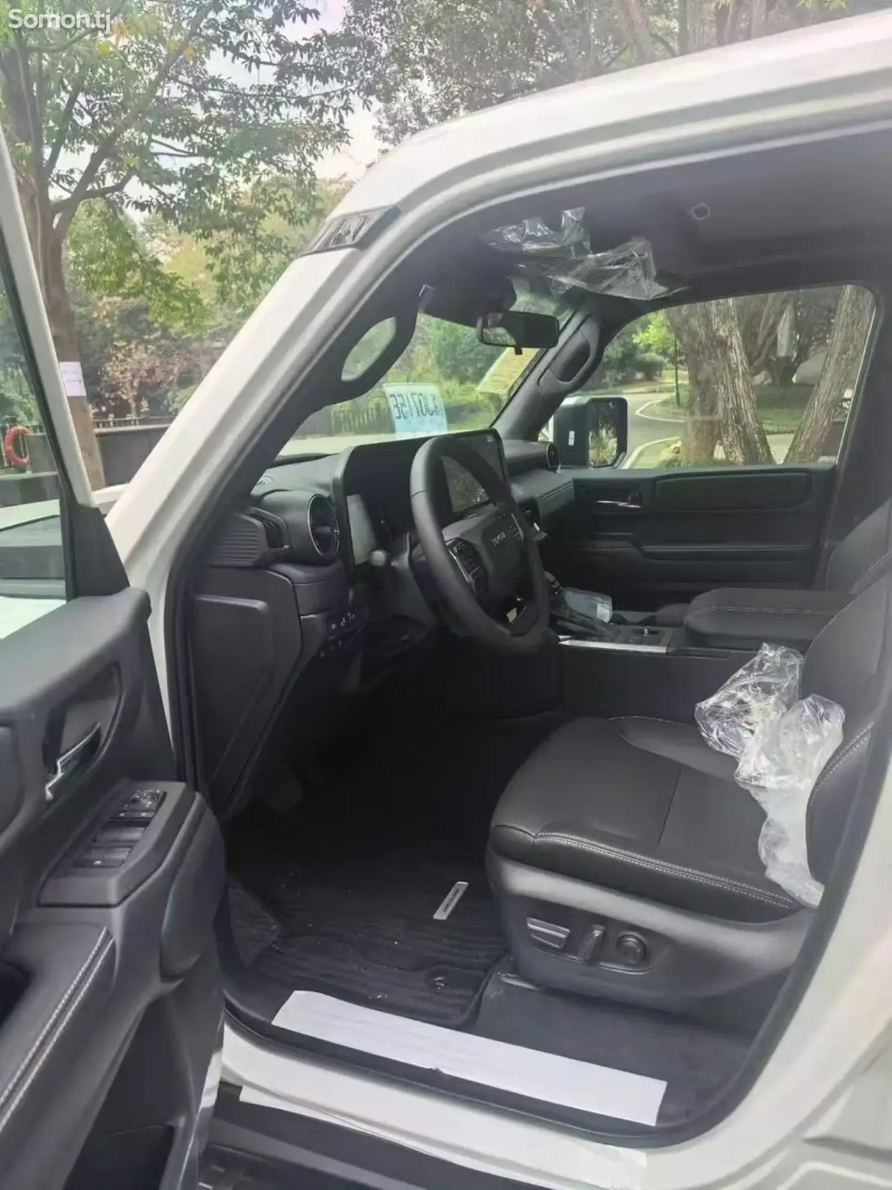 Toyota Land Cruiser Prado 2025 · 2.5 AT
