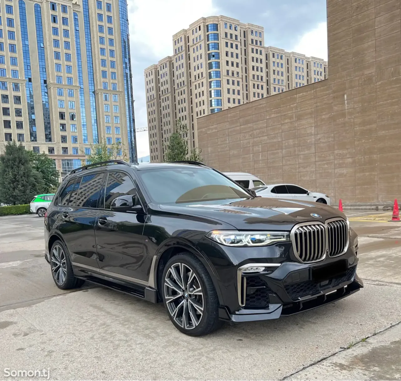 BMW X7 2021 · 4.4 AT