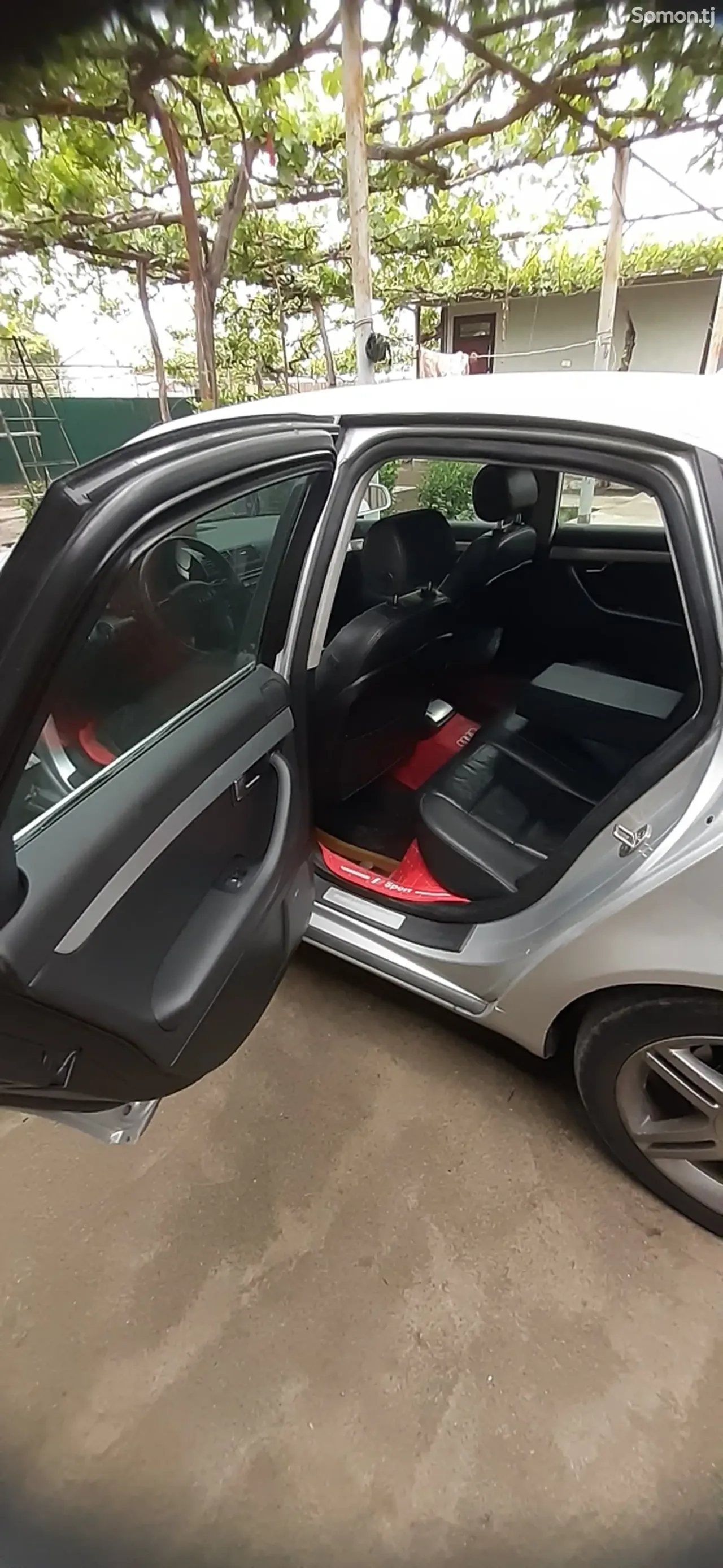 Audi A4 2008 · 2.0 MT