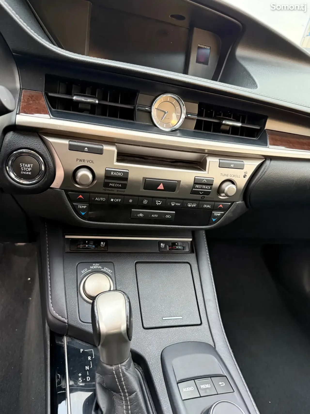 Lexus ES series 2017 · 3.5 AT