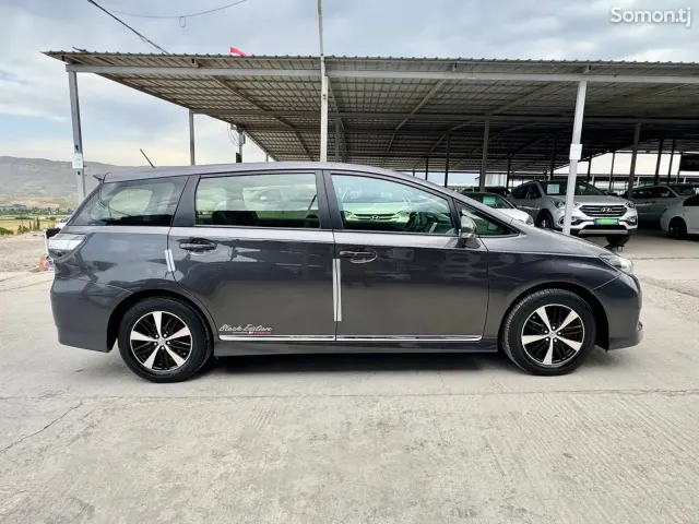 Toyota Wish 2015 · 1.8 AT