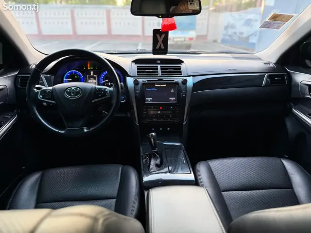 Toyota Camry 2017 · 2.5 AT