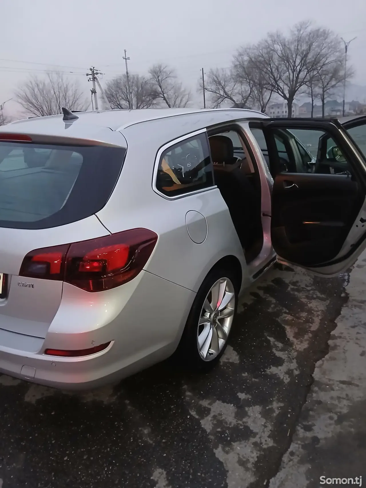 Opel Astra J 2011 · 1.7 MT