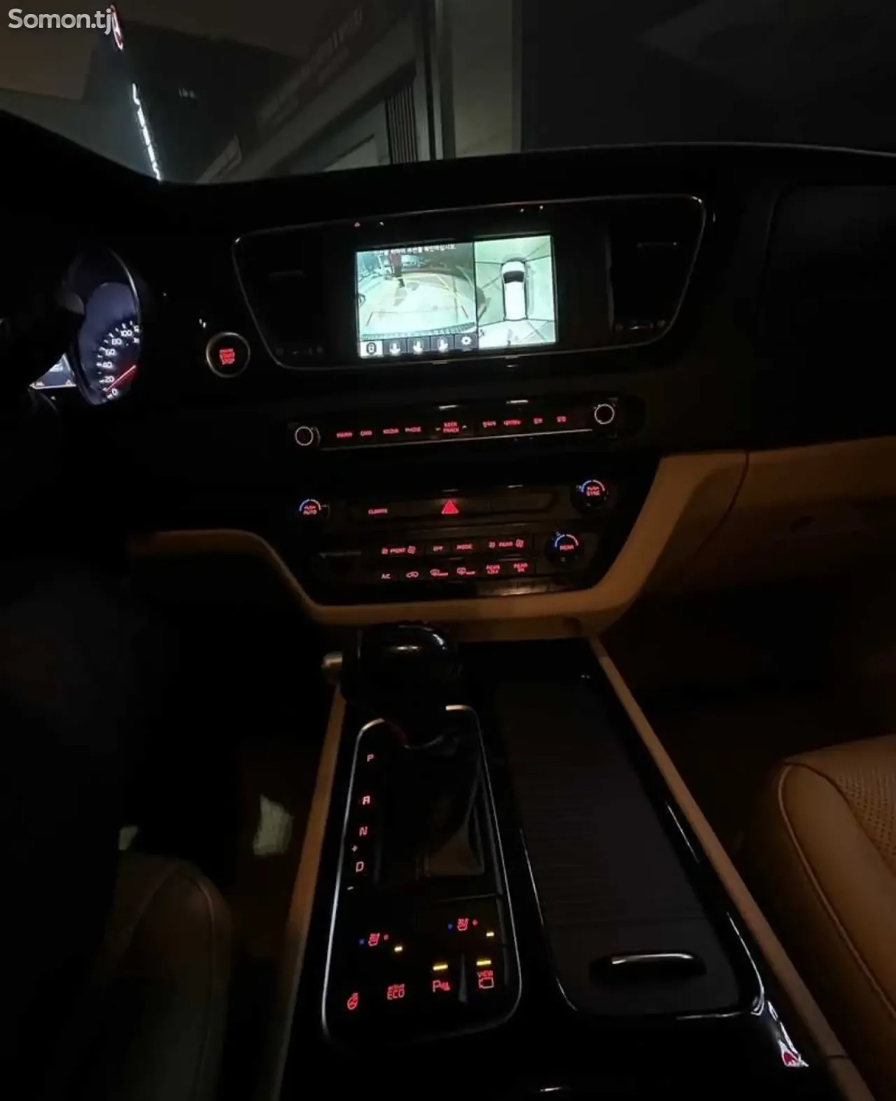 Kia Carnival 2016 · 2.0 AT