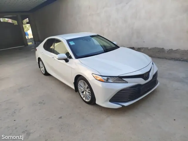 Toyota Camry 2018 · 2.5 AT