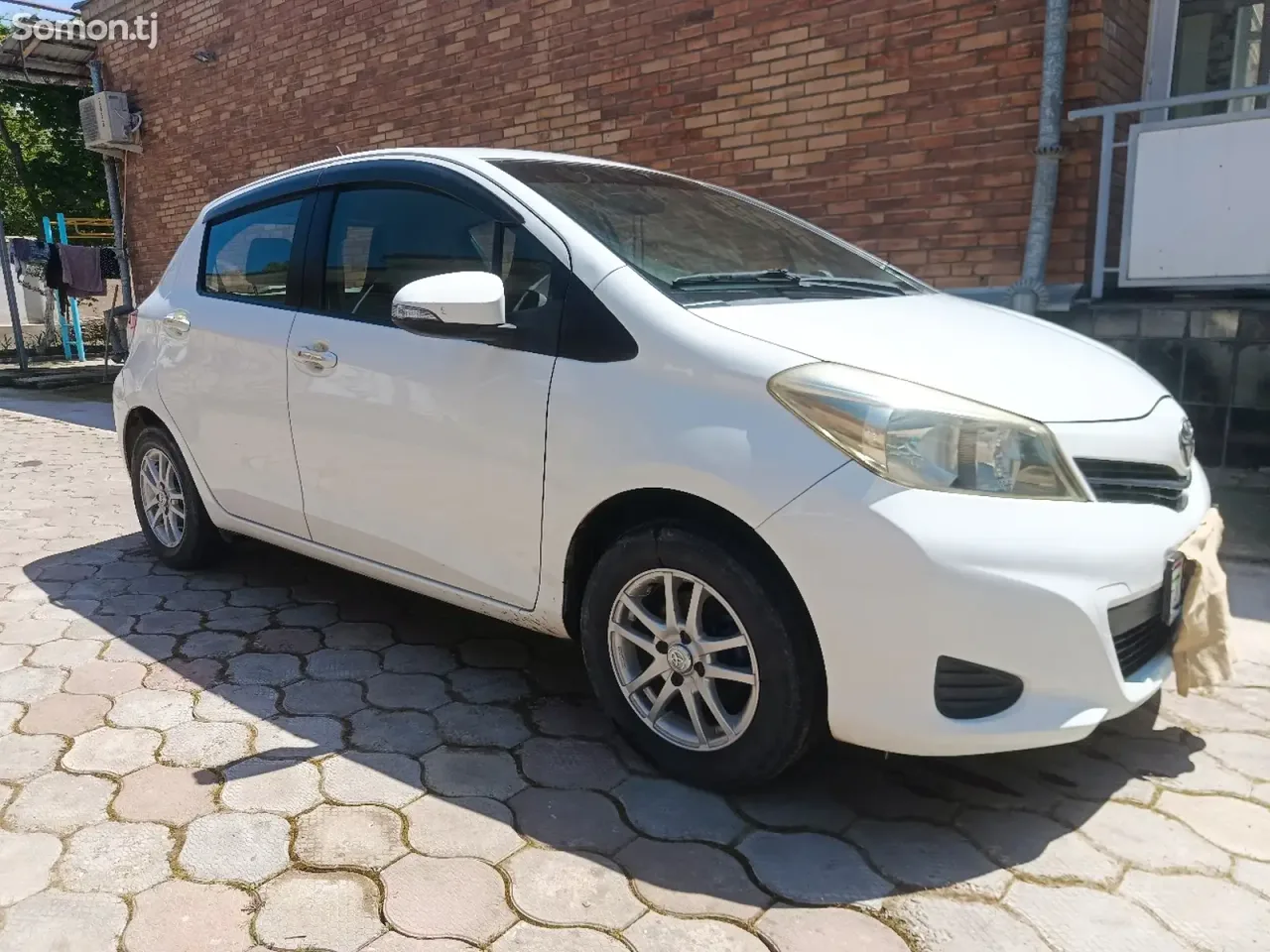 Toyota Vitz 2012 · 1.3 AT