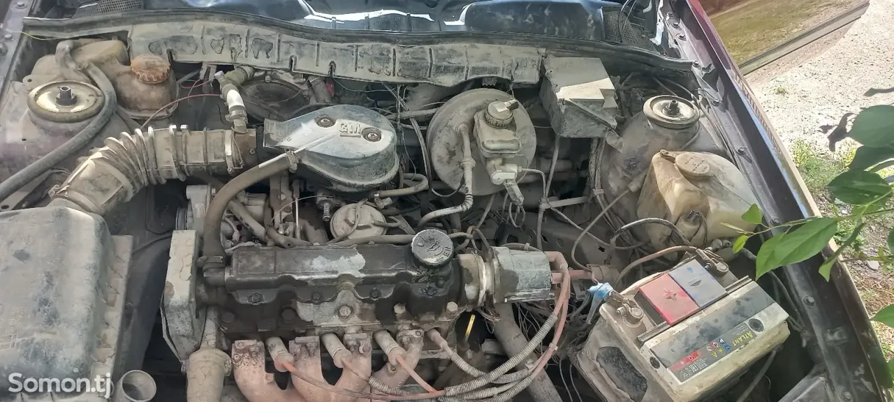 Opel Vectra A 1991 · 1.6 MT