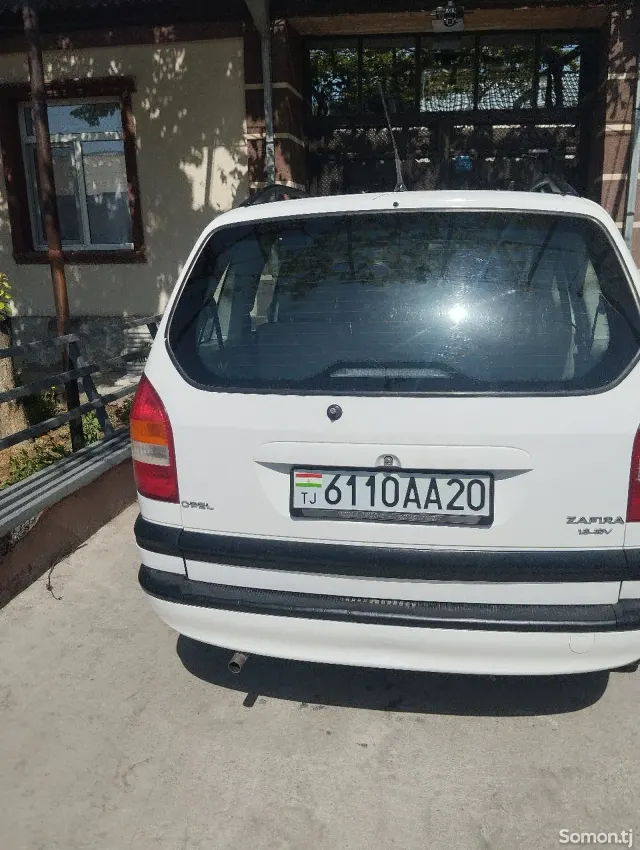 Opel Zafira 2000 · 1.6 MT