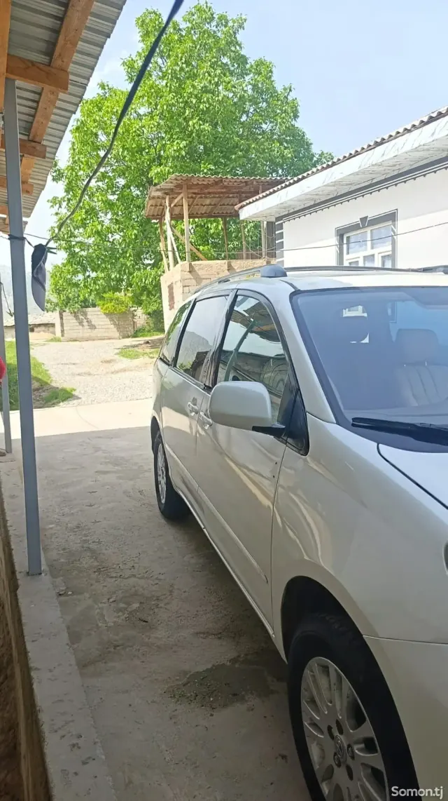 Toyota Sienna 2009 · 3.5 AT