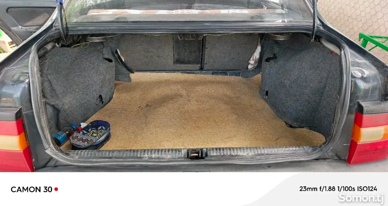 Opel Vectra A 1994 · 1.6 MT