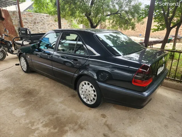 Mercedes-Benz C class 1999 · 2.2 MT