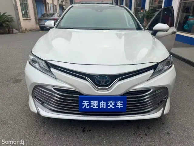 Toyota Camry 2020 · 2.5 AT