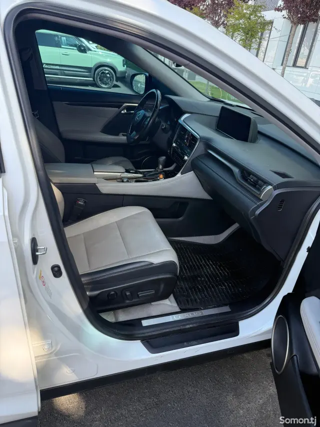 Lexus RX series 2017 · 3.5 AT