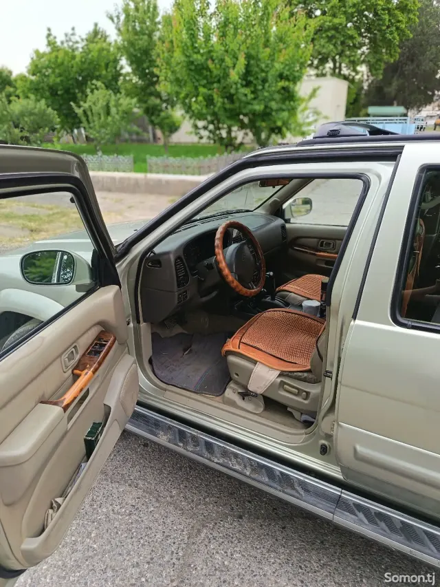 Infiniti Q series 1999 · 3.3 AT