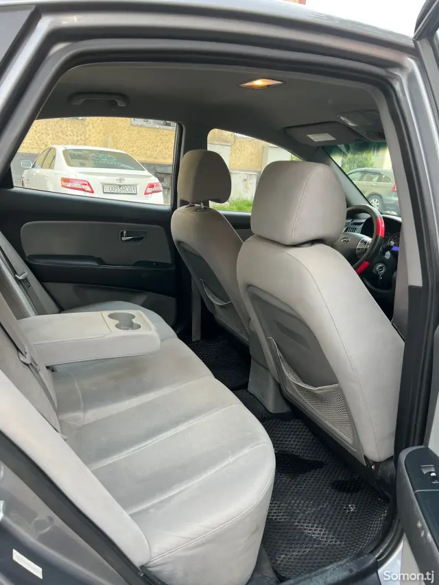 Hyundai Elantra 2010 · 1.6 AT
