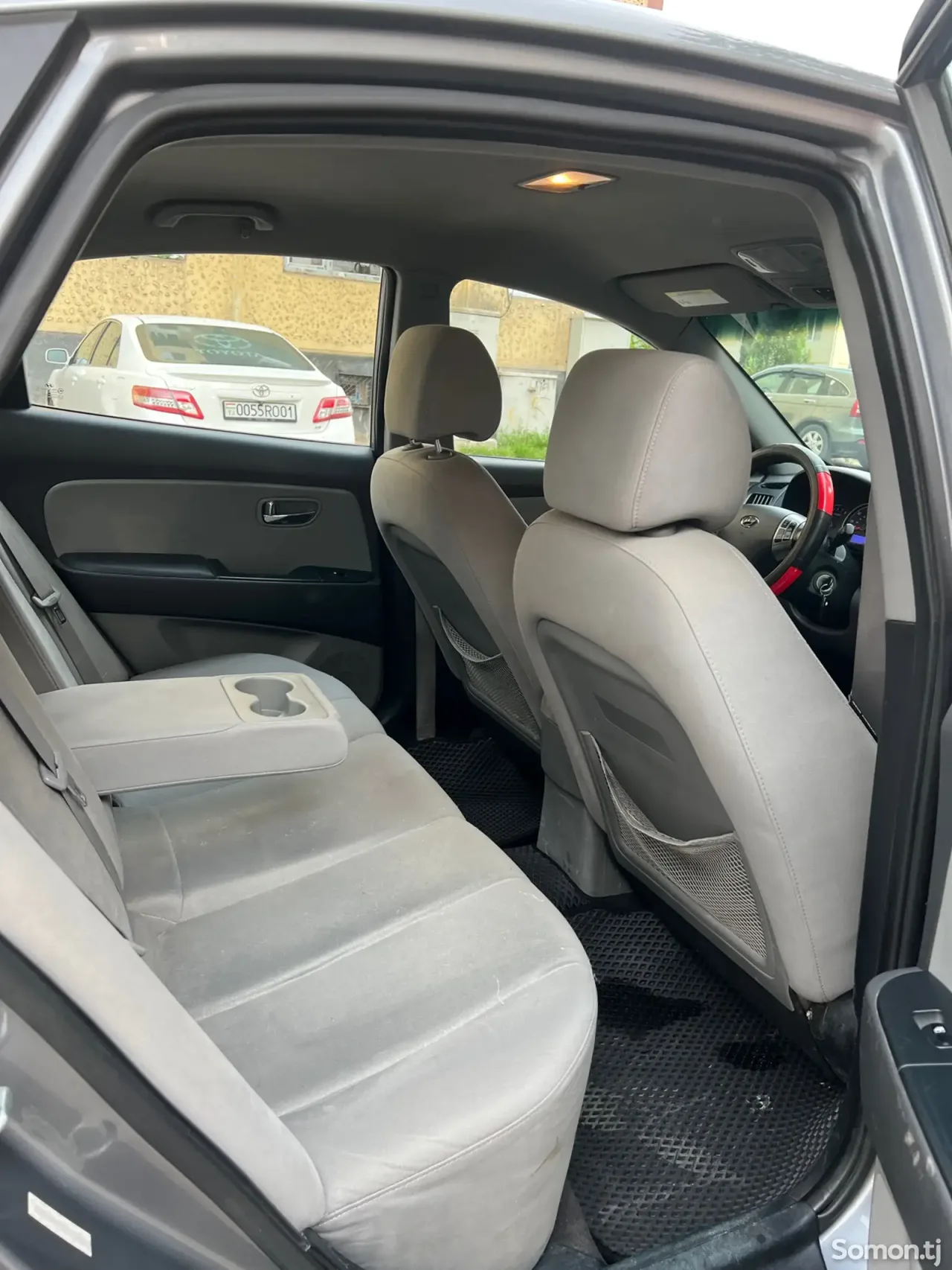 Hyundai Elantra 2010 · 1.6 AT
