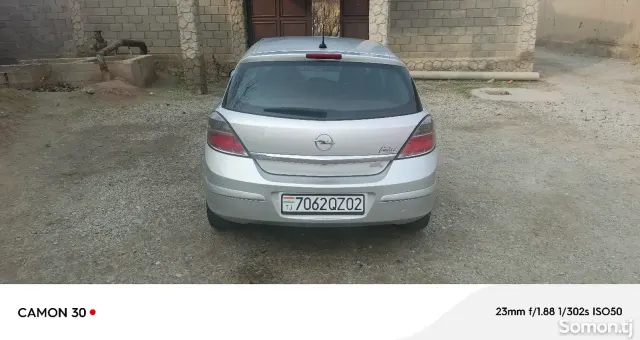 Opel Astra H 2007 · 1.6 MT