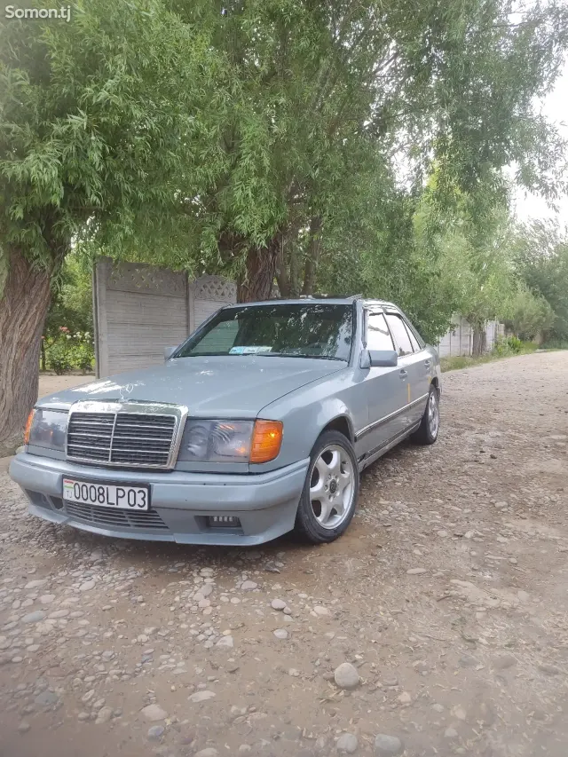 Mercedes-Benz W124 1995 · 2.0 MT